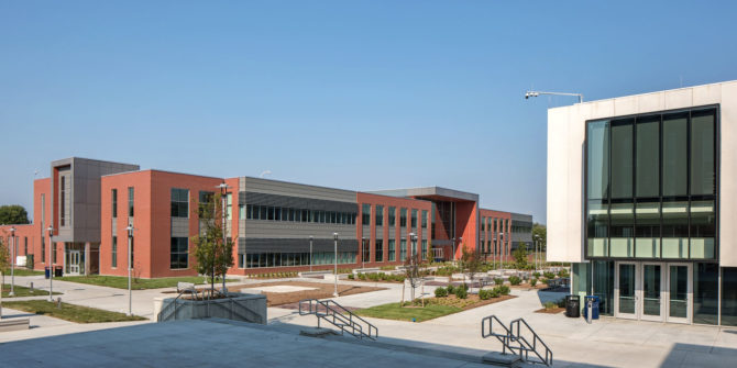 Metropolitan Community College Fort Omaha Campus - Holland Basham ...