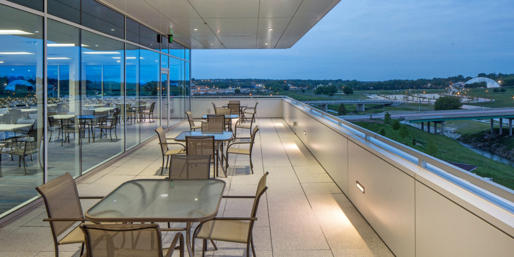 Pacific Life Mixed-Use Building & Headquarters patio